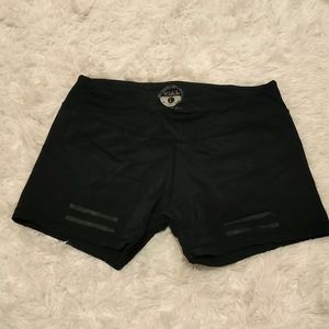 VULL Shorts